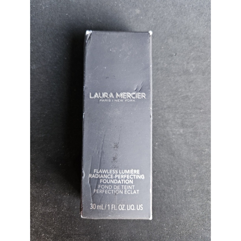 Laura Mercier Flawless Lumiere Radiance Foundation 2W2 Butterscotch 1oz 30ml